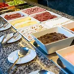 Maria Palace Hotell 4*