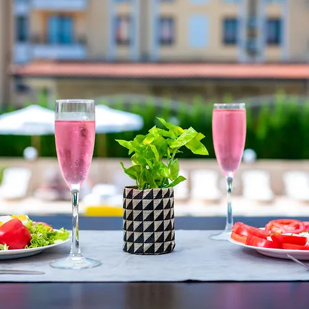 Maria Palace -