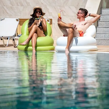 Maria Palace Hotell 4*
