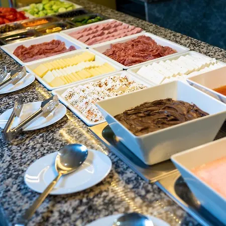 Maria Palace Hotel 4*